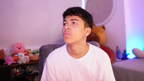Juan  give it a thumbs up please its important online show from October 2, 2025, 11:17 am