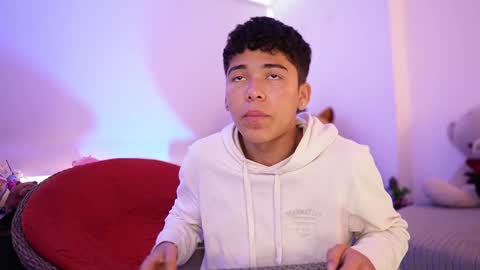 Juan  give it a thumbs up please its important online show from October 17, 2025, 11:46 am