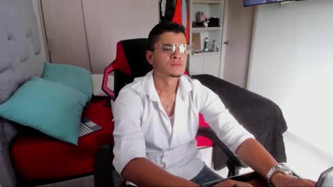 Snapshot of fredericsloan chatting on February 16, 2026, 4:58 pm Frederic Sloan online show from February 16, 2026, 4:58 pm