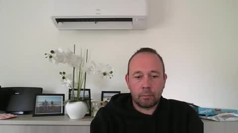 fredodu41 online show from April 12, 2026, 9:58 am