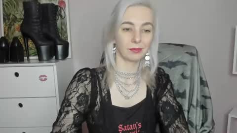 Snapshot of freeanne chatting on June 24, 2026, 6:34 am Anne online show from June 24, 2026, 6:34 am