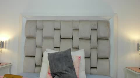 Frehia   online show from April 5, 2026, 11:40 am