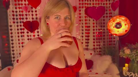 Louise or Lou 3 online show from February 14, 2025, 7:12 pm