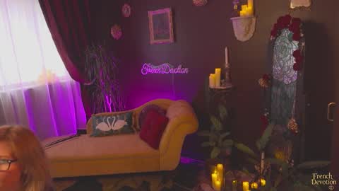 Louise or Lou 3 online show from January 11, 2026, 2:33 pm