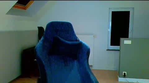 French fries online show from September 13, 2025, 6:40 pm