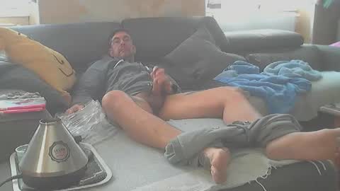 Snapshot of frenchpapalover chatting on December 3, 2024, 8:27 am frenchpapalover online show from December 3, 2024, 8:27 am