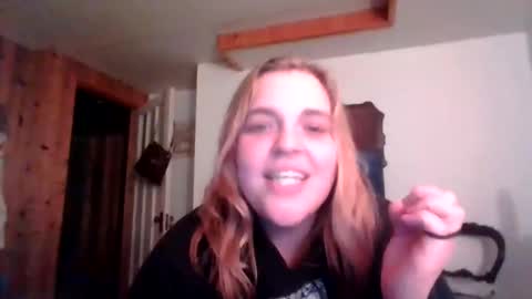 Snapshot of freshwaternewf chatting on January 7, 2026, 12:13 am freshwaternewf online show from January 7, 2026, 12:13 am