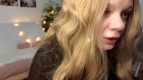 Freya online show from November 30, 2025, 9:08 pm