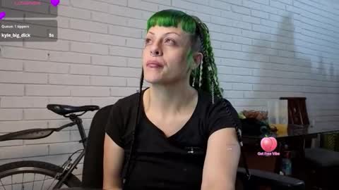 freyaa_sorceress online show from September 15, 2025, 8:03 am