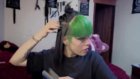 freyaa_sorceress online show from December 2, 2025, 3:40 pm