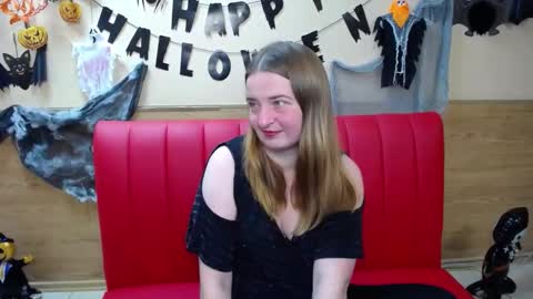 Snapshot of freyadak chatting on October 27, 2025, 6:23 pm FreyaDak online show from October 27, 2025, 6:23 pm