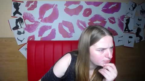 Snapshot of freyadak chatting on December 2, 2025, 6:25 pm FreyaDak online show from December 2, 2025, 6:25 pm