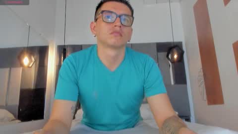  ALIS AND ALEX  online show from November 12, 2025, 8:08 pm