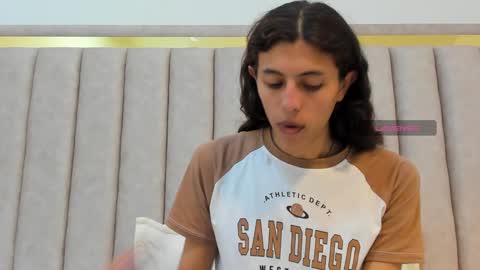 FREYA online show from February 7, 2025, 7:38 pm