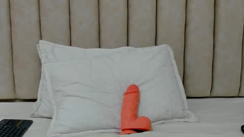 FREYA online show from October 16, 2025, 7:59 pm