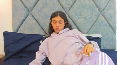 FREYA online show from October 18, 2025, 6:08 pm