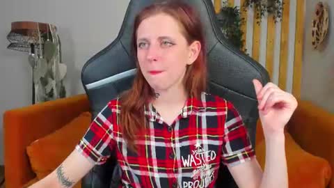 Snapshot of freyaveys chatting on July 4, 2026, 5:08 pm FreyaVeys online show from July 4, 2026, 5:08 pm