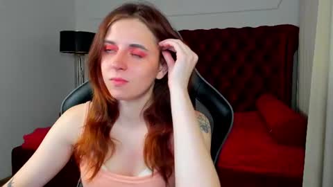 Snapshot of freyaveys chatting on July 5, 2026, 5:03 am FreyaVeys online show from July 5, 2026, 5:03 am