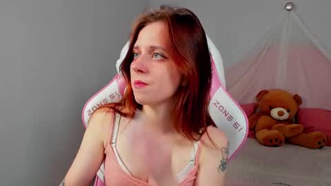 Snapshot of freyaveys chatting on July 17, 2026, 5:14 am FreyaVeys online show from July 17, 2026, 5:14 am