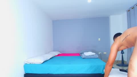 freyva_ online show from January 14, 2025, 2:19 am