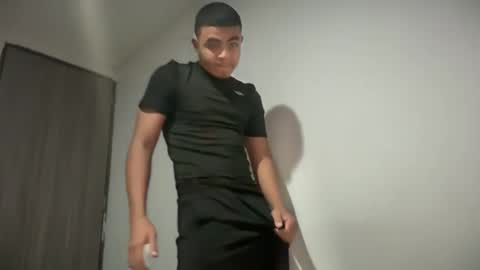 freyva_ online show from January 22, 2025, 5:37 am