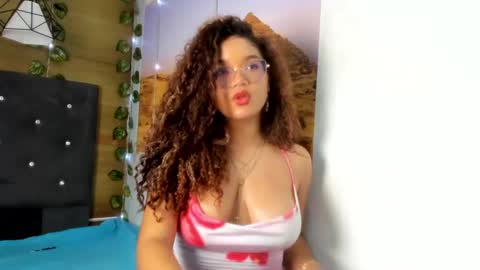 Frezzita online show from September 14, 2025, 7:35 pm