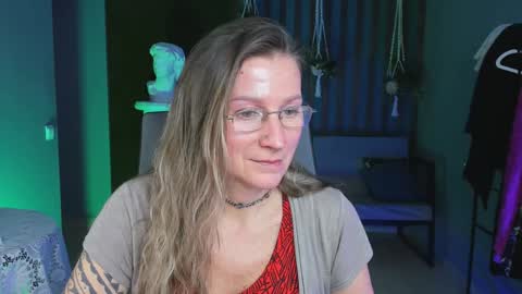 Snapshot of fridatander chatting on January 7, 2025, 3:02 pm Frida Tander online show from January 7, 2025, 3:02 pm