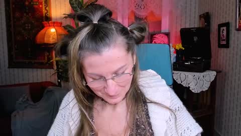 Snapshot of fridatander chatting on January 31, 2025, 3:33 pm Frida Tander online show from January 31, 2025, 3:33 pm