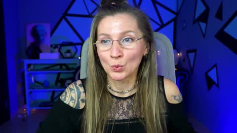 Snapshot of fridatander chatting on February 8, 2025, 4:04 pm Frida Tander online show from February 8, 2025, 4:04 pm