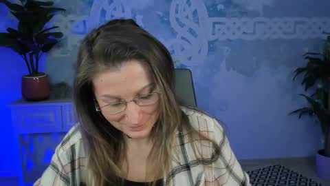 Snapshot of fridatander chatting on March 7, 2025, 5:38 pm Frida Tander online show from March 7, 2025, 5:38 pm