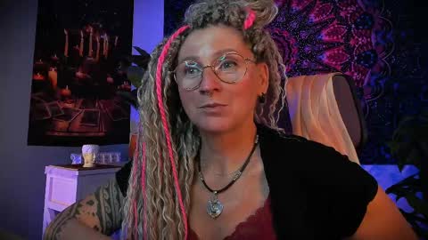Snapshot of fridatander chatting on June 7, 2026, 5:22 am Frida Tander online show from June 7, 2026, 5:22 am