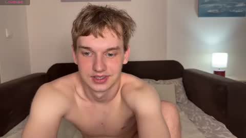 Snapshot of friday_gay_dude chatting on June 19, 2026, 5:45 am Andrew online show from June 19, 2026, 5:45 am
