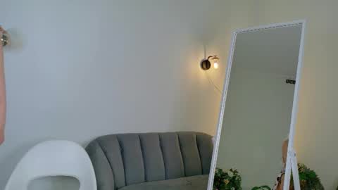 Snapshot of frie_moorr chatting on July 13, 2026, 9:17 pm Frie online show from July 13, 2026, 9:17 pm