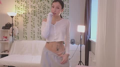 Snapshot of friend_foryou chatting on December 10, 2024, 8:40 am Lina online show from December 10, 2024, 8:40 am