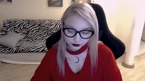 Snapshot of fromsun_forsoul chatting on December 2, 2024, 10:18 am Lilith online show from December 2, 2024, 10:18 am