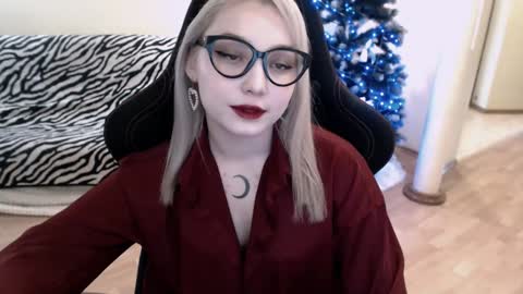 Snapshot of fromsun_forsoul chatting on December 28, 2024, 6:28 am Lilith online show from December 28, 2024, 6:28 am