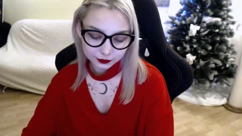 Snapshot of fromsun_forsoul chatting on January 13, 2025, 5:12 am Lilith online show from January 13, 2025, 5:12 am