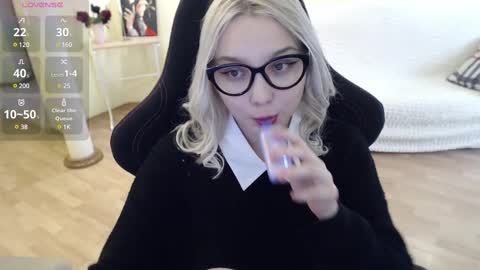 Snapshot of fromsun_forsoul chatting on February 11, 2025, 7:23 am Lilith online show from February 11, 2025, 7:23 am