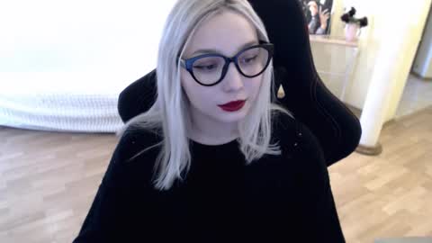 Snapshot of fromsun_forsoul chatting on February 13, 2025, 7:35 am Lilith online show from February 13, 2025, 7:35 am