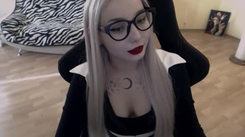 Snapshot of fromsun_forsoul chatting on September 10, 2025, 12:16 pm Lilith online show from September 10, 2025, 12:16 pm