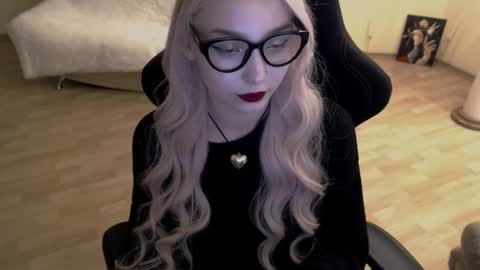 Snapshot of fromsun_forsoul chatting on October 2, 2025, 4:03 pm Lilith online show from October 2, 2025, 4:03 pm