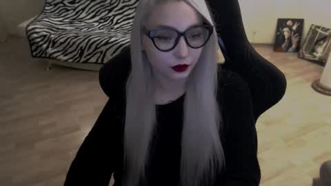 Snapshot of fromsun_forsoul chatting on October 9, 2025, 9:46 pm Lilith online show from October 9, 2025, 9:46 pm