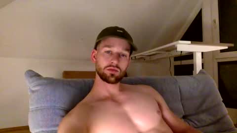 Snapshot of frozenyoga chatting on September 21, 2025, 6:31 pm frozenyoga online show from September 21, 2025, 6:31 pm