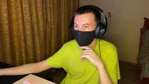 froztai online show from December 3, 2025, 3:43 pm