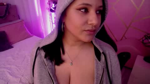 frreeya online show from January 6, 2025, 2:03 pm