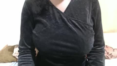 fruity28 online show from November 3, 2025, 8:37 am