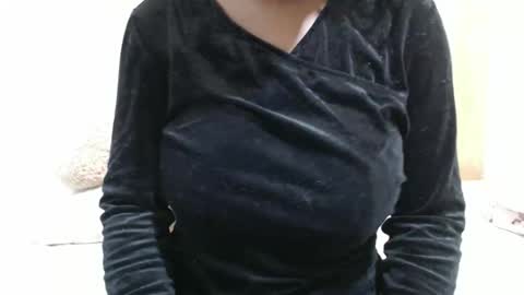 fruity28 online show from December 2, 2025, 3:56 am