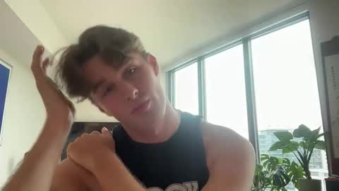 fruitybubble online show from April 25, 2026, 7:33 pm