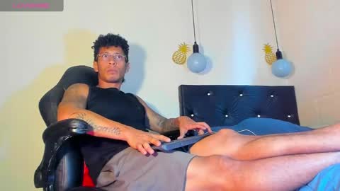 Snapshot of fuck_hardlove chatting on January 6, 2025, 10:47 pm Ricardodominic 1 MODELO INDEPENDIENTE online show from January 6, 2025, 10:47 pm