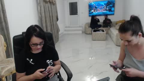 Angelique online show from December 1, 2024, 4:29 pm